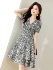 OD130: đầm họa tiết đen cổ v