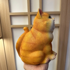 Tượng con mèo vàng mèo xám bột đá đúc trang trí, quà tặng tuổi mão decor tân gia khai trương sinh nhật