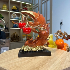 Tượng càng cua kẹp 2 quả hồng 18x11x27cm – bột đá thạch anh đúc cao cấp, trang trí phong thủy tài lộc