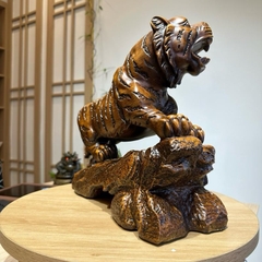 Tượng Hổ Phong Thủy Sơn Giả Gỗ 37x13x27cm – Trấn Trạch, Chiêu Tài, Hổ Gầm Sơn Hà