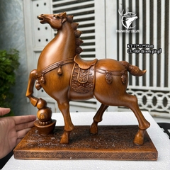 Tượng Ngựa Mã Đáo Thành Công Bột Đá Sơn Giả Gỗ – Trang Trí Phong Thủy Quà Tặng Tân Gia Khai Trương Sinh Nhật