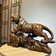 Tượng Hổ Phong Thủy Sơn Giả Gỗ 37x13x27cm – Trấn Trạch, Chiêu Tài, Hổ Gầm Sơn Hà