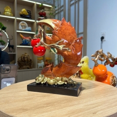 Tượng càng cua kẹp 2 quả hồng 18x11x27cm – bột đá thạch anh đúc cao cấp, trang trí phong thủy tài lộc