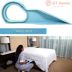Dụng cụ nâng nệm thay ga