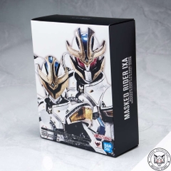 S.H.Figuarts: Kamen Rider Ixa Save Mode/Burst Mode