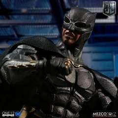 Mezco: Batman Tactical suit