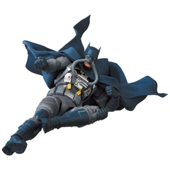 Mafex 166: Mafex Stealth Jumper Batman (Batman: Hush ver.)