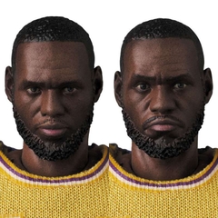 Mafex 127: Mafex LeBron James (Los Angeles Lakers)