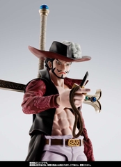 S.H.Figuarts One Piece: Dracule Mihawk -Hawkeye-