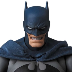 Mafex 105: Mafex Batman (Hush ver.) (tái bản)