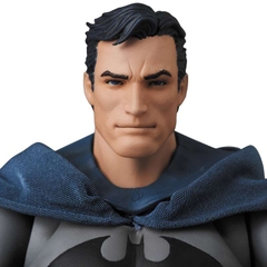 Mafex 105: Mafex Batman (Hush ver.) (tái bản)