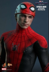Hottoys MMS625: Hottoys Spiderman - Battling ver. (Spiderman: No Way Home)