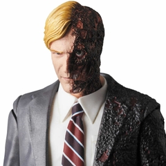 Mafex 054: Mafex Harvey Dent (Two Face)