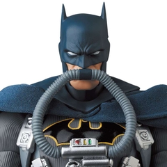 Mafex 166: Mafex Stealth Jumper Batman (Batman: Hush ver.)
