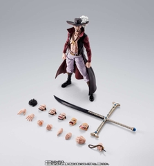 S.H.Figuarts One Piece: Dracule Mihawk -Hawkeye-