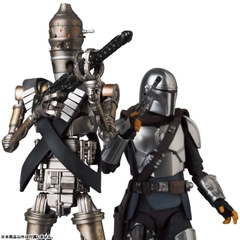 Mafex 158: Mafex IG-11 (The Mandalorian)