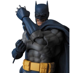 Mafex 105: Mafex Batman (Hush ver.) (tái bản)