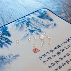 Thảm trải bàn làm việc - Lan Đình Tự