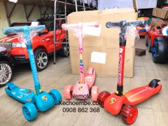 XE SCOOTER CHO BÉ, BA BÁNH PHÁT SÁNG/TX602