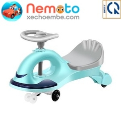 XE LẮC CÓ ĐÈN NHẠC CHO BÉ