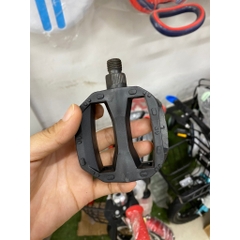 Đôi bàn đạp (Pedal) xe đạp trẻ em loại tốt - cốt nhỏ (phi 10mm).