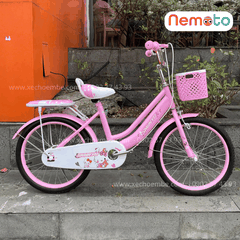 Xe Đạp Bé Gái Xinh Xắn Shukyo Kitty size 18inch  Có Giỏ Và Yên Sau