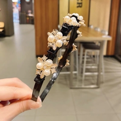 Bờm kẹp tóc đính đá phong cách Hàn Quốc tạo độ phồng chân tóc