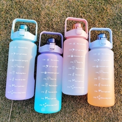 Bình đựng nước có ống hút 2000ml kèm sticker siêu cute