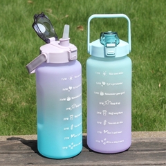 Bình đựng nước có ống hút 2000ml kèm sticker siêu cute