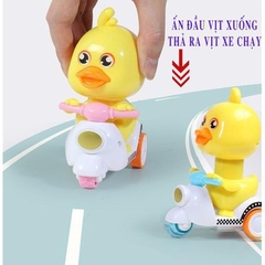 Đồ Chơi Chú Vịt Vàng Nhựa Cao Cấp Đi Xe Máy Vespa Chạy Đà Siêu Ku Te - Đồ Chơi Ấn Đầu Vịt Vàng, Vịt Vàng Chạy Xe Máy
