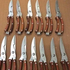 Kéo Cắt Gà Cán Gỗ Nhật Bản