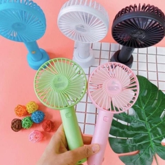 Quạt Mini Tíhh Điện Cầm Tay Có Đế Để Bàn 3 Tốc Độ Gió