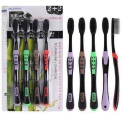 Vỉ 4 Bàn Chải Đánh Răng Than Tre Hàn Quốc