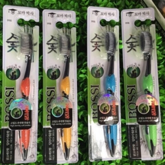 Vỉ 4 Bàn Chải Đánh Răng Than Tre Hàn Quốc