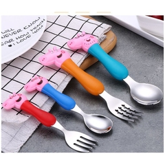 Bộ 4 Món Thìa Dĩa Inox Xuất Nhật Dành Cho Trẻ Em Ăn Dặm Có Cán Nhựa Pp An Toàn Tạo Hình Heo Pepa Cực Cute