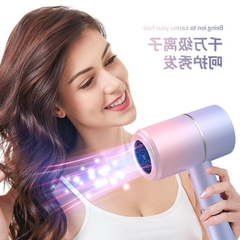 Máy sấy tóc ion 800w nhỏ gọn tạo kiểu tóc chuyên nghiệp có ánh sáng xanh dưỡng tóc mượt.