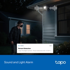 Bộ camera an ninh xoay/nghiêng sử dụng đèn pha năng lượng mặt trời Tapo C615F KIT