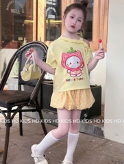 G867-Set Kitty lệch vai quần bí caro (09.26kg)