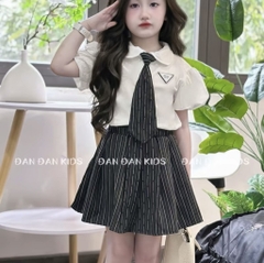 G555-Set MIN trắng cv kẻ xám (18.26.381)