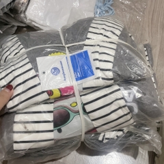 G952-Bộ len lông thỏ Kitty kèm khăn (20.30kg)