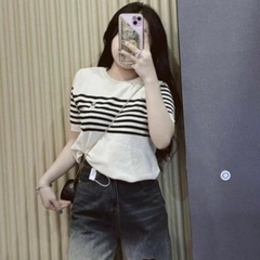 [A332] Áo len nữ Montoghi dệt kim logo GẤU 1 BÊN VẢI GÂN phối sọc giữa kiểu dáng năng động - L2M