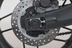 SW MOTECH - CHỐNG ĐỔ BÁNH SAU YAMAHA MT09/ XSR900