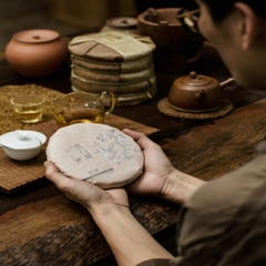 Bạch trà Vân Bạch Hương bánh 200g 2022