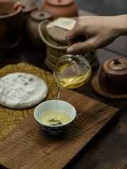 Phổ nhĩ sống Dã Ngưu Đường Bánh 200g 2023