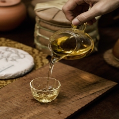 Bạch trà Vân Bạch Hương bánh 200g 2022