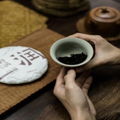 Phổ nhĩ chín Dã Nhuận bánh 200g 2023