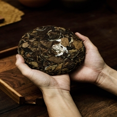 Bạch trà Vân Bạch Hương bánh 200g 2022