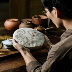 Phổ nhĩ sống Nam Nho Sơn bánh 357g 2023