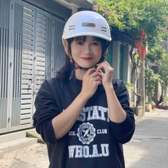 Mũ Bảo Hiểm AGU A39 Cá Heo – Màu Trắng Bóng, Chuẩn Quatest 2 – Tặng Tai Gấu & Charm Tên