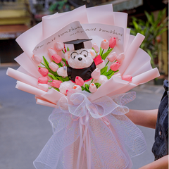 Bó Hoa Sáp Tulip Kèm Gấu Cử Nhân Tốt Nghiệp – Món Quà Ý Nghĩa Dành Tặng Ngày Ra Trường